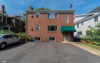 728 N Wakefield St Unit MIDDLE UNIT, Arlington, VA 22203