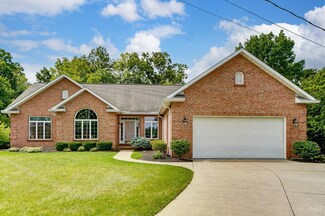 8082 Honeysuckle Ln, West Chester, OH 45069