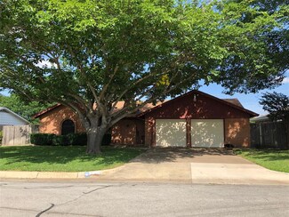 7413 Pebbleford Rd, Fort Worth, TX 76134