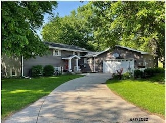 619 N 10th St, Montevideo, MN 56265