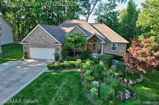 4278 Springwood Ct, Fenton, MI 48430