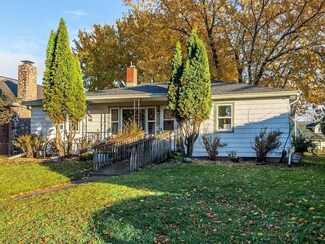 317 River St, Eagle River, WI 54521