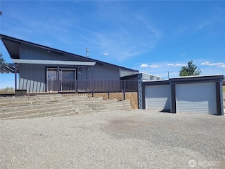 412 Apple Place SW, Mattawa, WA 99349