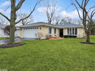 2845 Keystone Rd, Northbrook, IL 60062
