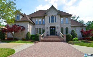 1036 Greymoor Rd, Shoal Creek, AL 35242