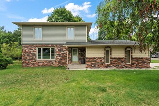 5501 W 154th Ct, Lowell, IN 46356