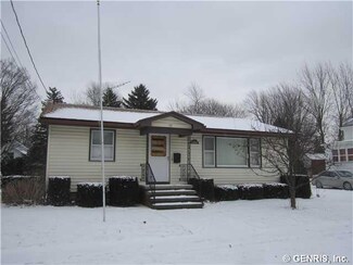 13 Orchard St, Holley, NY 14470