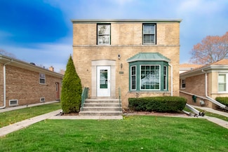 3916 Keeney St, Skokie, IL 60076