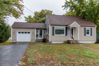 2 Griffin St, Derry, NH 03038