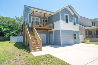 106 NW 8th St, Oak Island, NC 28465