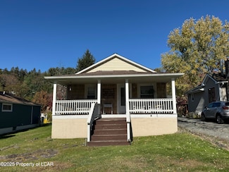 32 1st St, Harveys Lake, PA 18618
