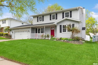 1220 Pinehill Rd, Bettendorf, IA 52722