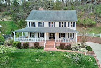 40 Carriage Rd, Charleston, WV 25314