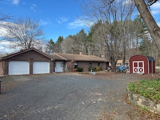 427 Main St N, Woodbury, CT 06798