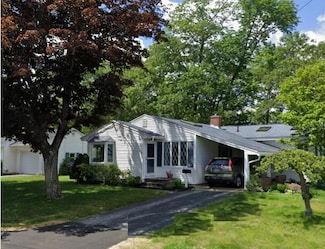 21 Crawford Dr, Bath, ME 04530
