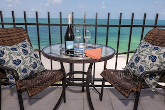1212 Benjamin Franklin Dr Unit 901, Sarasota, FL 34236