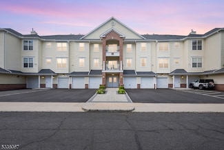 2206 Courtney Ln, Somerset, NJ 08873