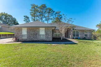 6100 Saddle Horse Ln, Crestview, FL 32536