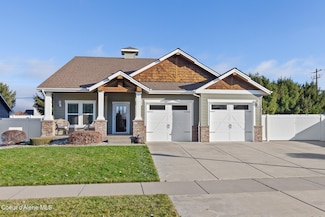 3260 W Magistrate Loop, Hayden, ID 83835