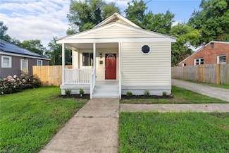 21 W Kelly Ave, Hampton, VA 23663