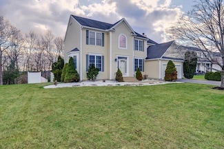 15 Seaver Farm Ln, South Grafton, MA 01560