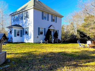 25 Belleview Ave, Winter Harbor, ME 04693