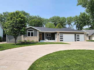3405 46th Ave SE, Mandan, ND 58554