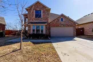 784 Red Elm Ln, Fort Worth, TX 76131