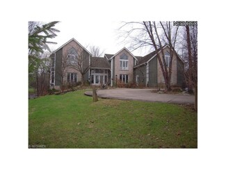 40 Stonewood Dr, Chagrin Falls, OH 44022