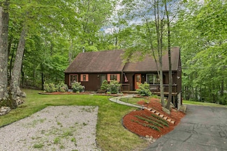 262 Beechnut Dr, North Conway, NH 03860
