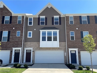 1647 S Eckert Ln, Cuyahoga Falls, OH 44313