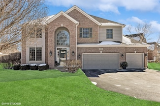 501 Clover Dr, Algonquin, IL 60102