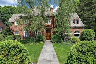 40 Elm Ln, Bronxville, NY 10708