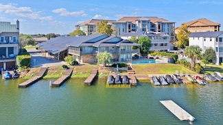 104 Cove E, Horseshoe Bay, TX 78657