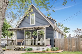 138 S Union St, Crown Point, IN 46307