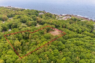480 Shore Rd, Cape Neddick, ME 03902