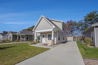 1809 Robinson St, Grand Haven, MI 49417