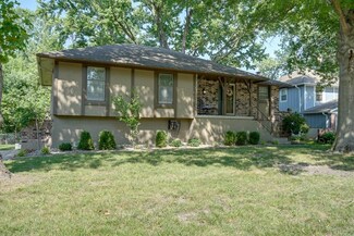 3001 Iva Dr, Independence, MO 64057