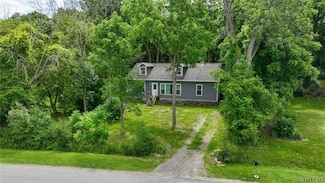 4800 Carter Dr, Lockport, NY 14094