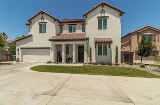 2047 Menlo Ave, Clovis, CA 93611