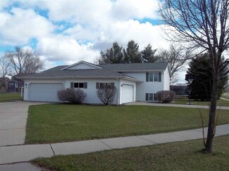 6672 Traveler Tr, Windsor, WI 53532