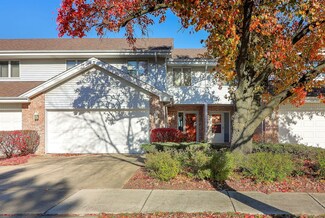 1004 Pinewood Dr, Downers Grove, IL 60516