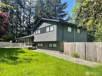31 Evergreen Loop, Forks, WA 98331