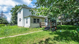 20 N Fawver Rd, Ridott, IL 61067