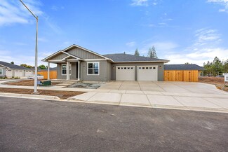 419 Mayberry Ln, Central Point, OR 97502