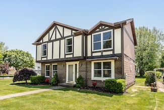 1196 Rathfon Cir, Saline, MI 48176