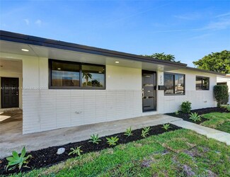 212 SW 11th Ave, Dania, FL 33004