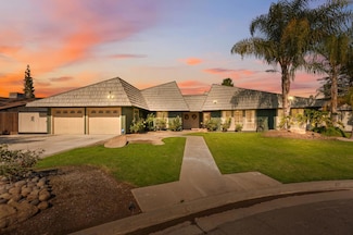 2778 W Robinwood Ln, Fresno, CA 93711