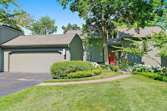434 Woodview Rd Unit C, Lake Barrington, IL 60010
