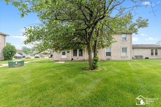 20036 Village Green Ct, Brownstown Township, MI 48183